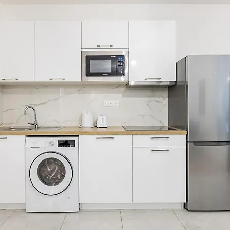 Nation Confort & Espace Apartment