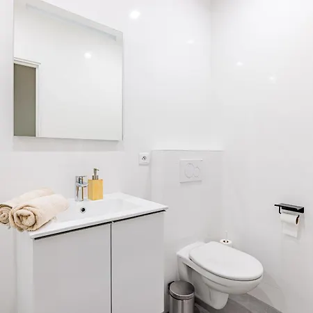 Nation Confort & Espace Apartment
